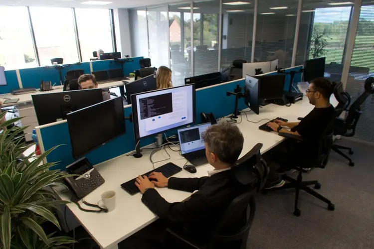 Why Choose CloudCentral for AI Consulting